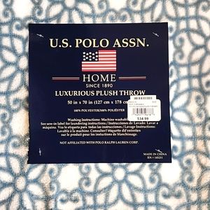 U.S. POLO ASSN Home Luxurious Plush Throw